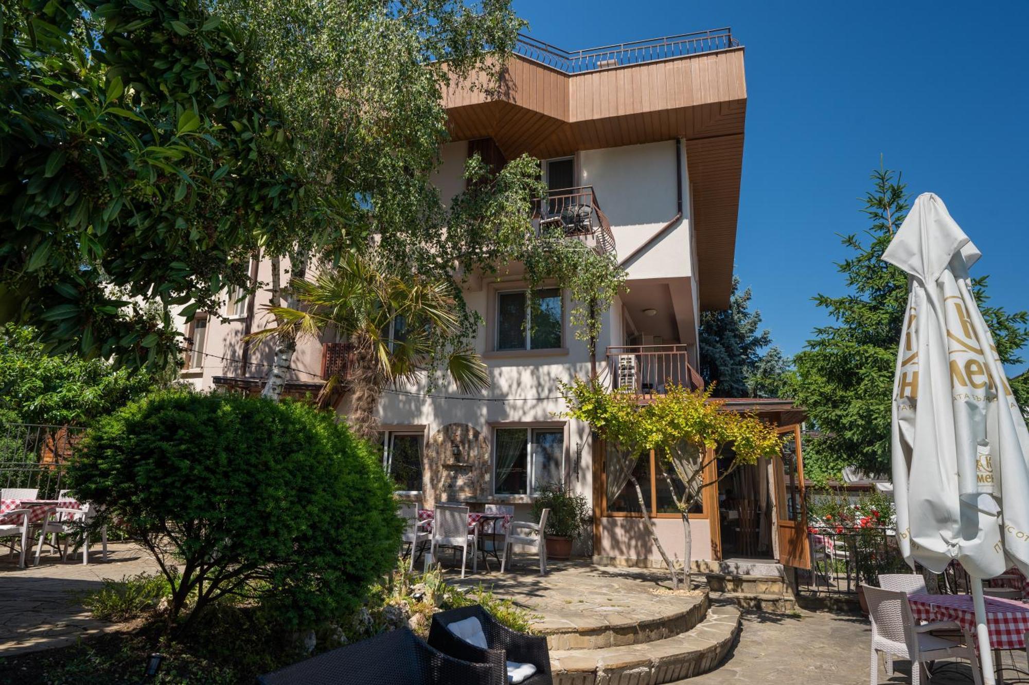La Casa Warna